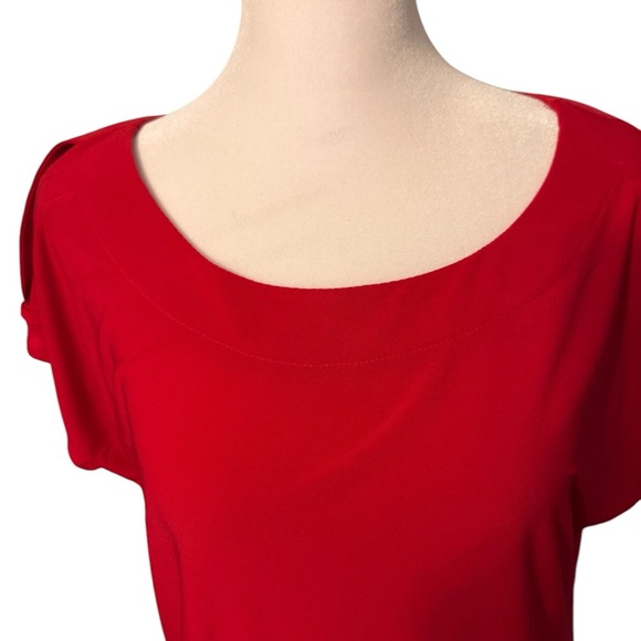 Lily Star cold shoulder short sleeve stretchy top in red with gold ring Size sm - Picture 2 of 10